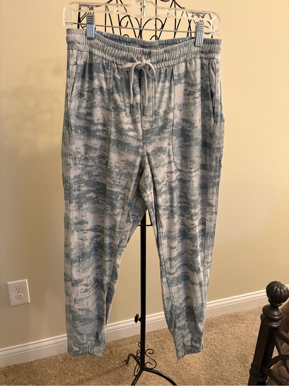 Athleta Light Green/Tan Tie-Dye Women's Jogger Pants